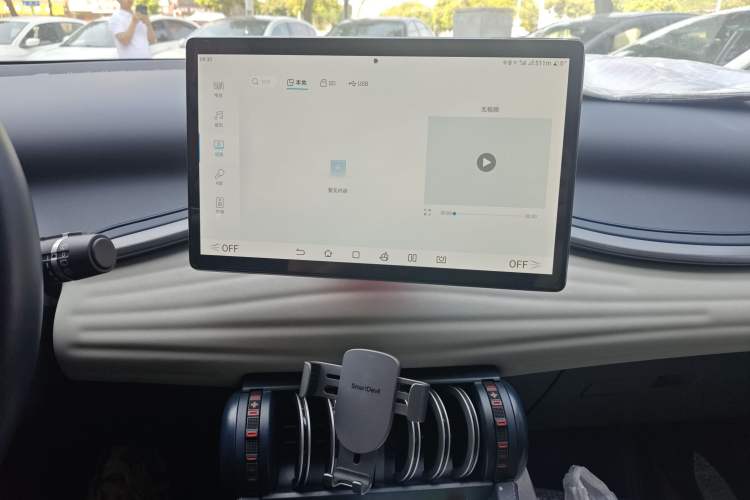 Used BYD Yuan PLUS 2022 510 km Flagship Version Audio And AC Panel