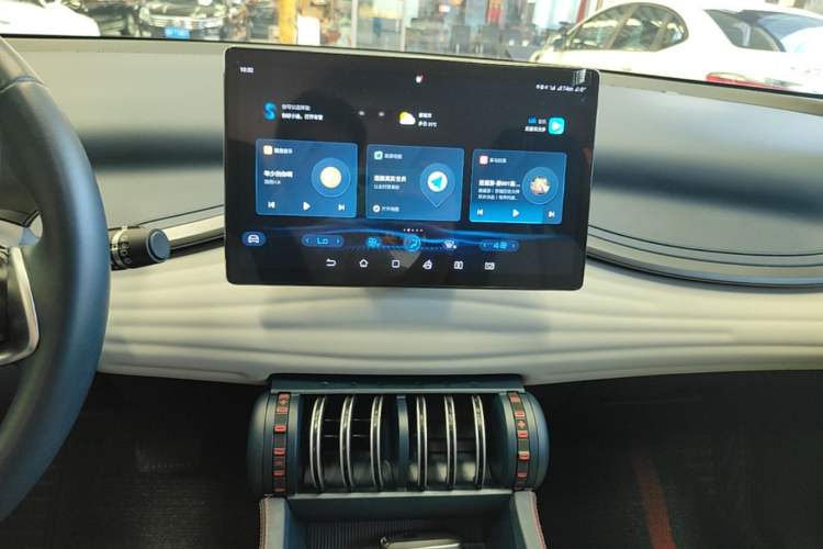 Used BYD Yuan PLUS 2022 430 km Luxury Version Audio And AC Panel