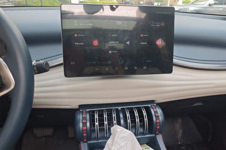 Used BYD Yuan PLUS 2022 430 km Luxury Version Audio And AC Panel