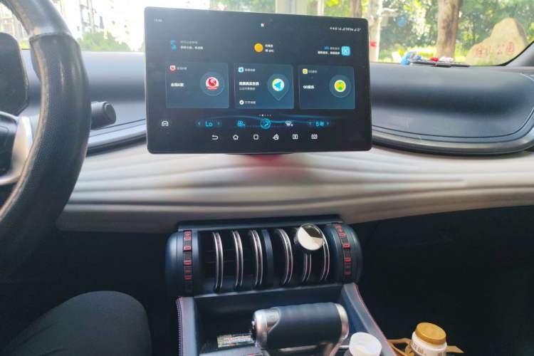 Used BYD Yuan PLUS 2022 510 km Flagship Version Audio And AC Panel