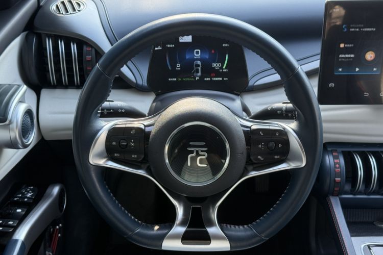 Used BYD Yuan PLUS 2022 510 km Luxury Version Interior 3