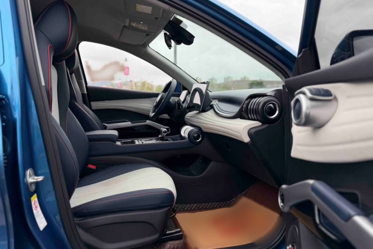 Used BYD Yuan PLUS 2022 510 km Luxury Version Interior 5