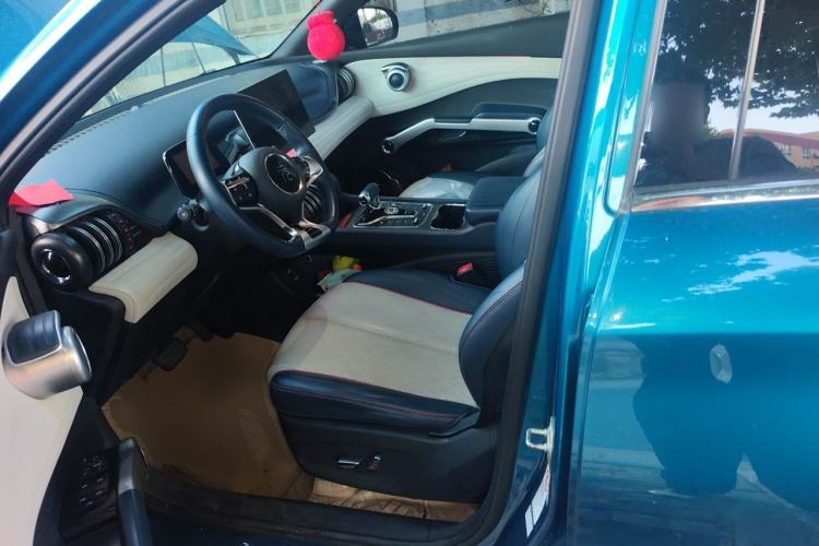 Used BYD Yuan PLUS 2022 510 km Flagship Version Left Front Seat