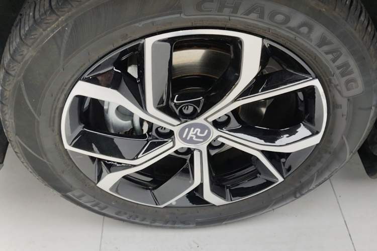 Used BYD Yuan PLUS 2022 430 km Luxury Version Left Front Wheel Hub