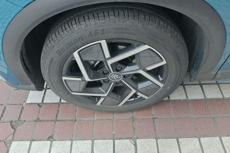 Used BYD Yuan PLUS 2022 510 km Flagship Version Left Front Wheel Hub