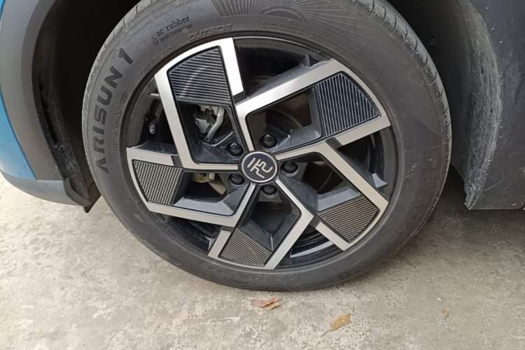 Used BYD Yuan PLUS 2022 510 km Flagship Version Left Front Wheel Hub