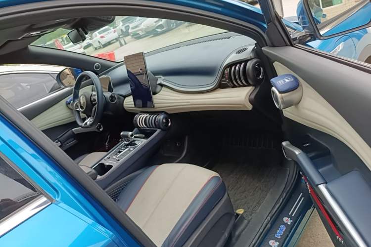 Used BYD Yuan PLUS 2022 510 km Flagship Version Right Front Seat