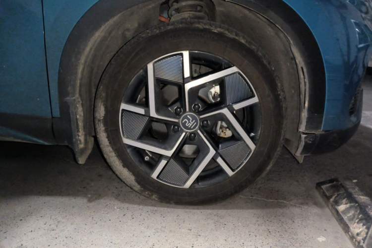 Used BYD Yuan PLUS 2022 510 km Flagship Version Right Front Wheel Hub