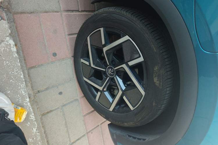 Used BYD Yuan PLUS 2022 510 km Flagship Version Right Front Wheel Hub