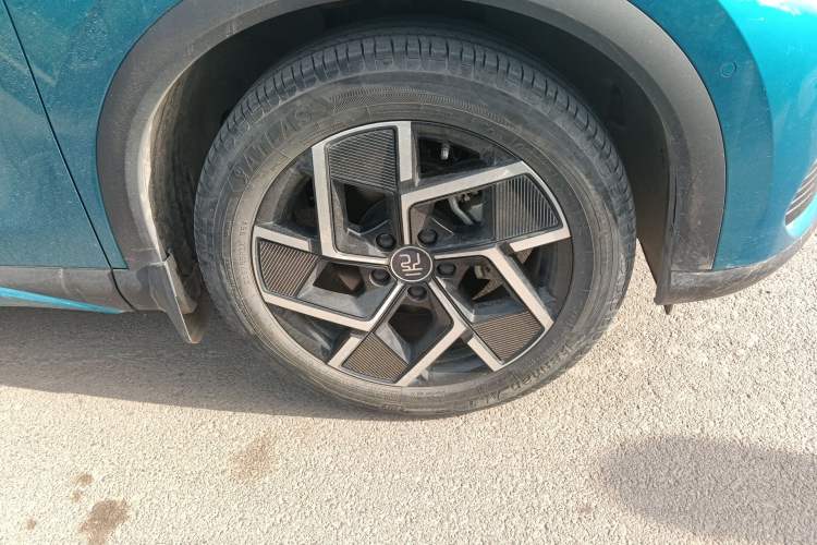 Used BYD Yuan PLUS 2022 510 km Flagship Version Right Front Wheel Hub