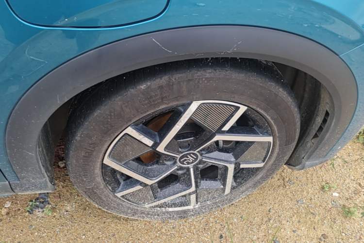 Used BYD Yuan PLUS 2022 510 km Flagship Version Right Front Wheel Hub