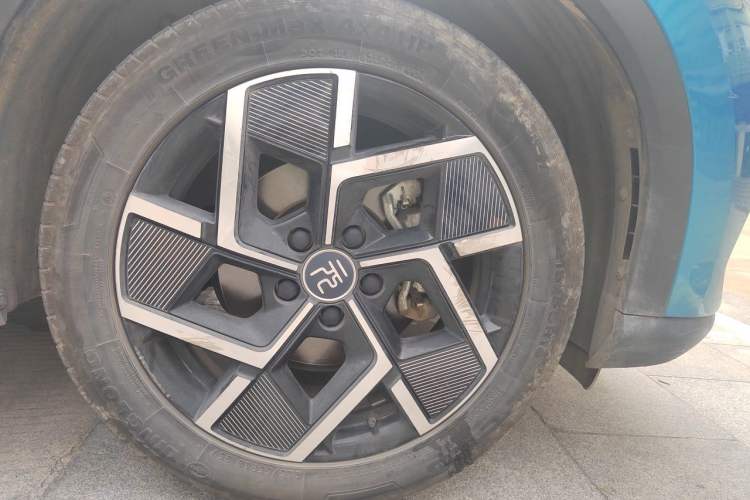 Used BYD Yuan PLUS 2022 510 km Flagship Version Right Front Wheel Hub