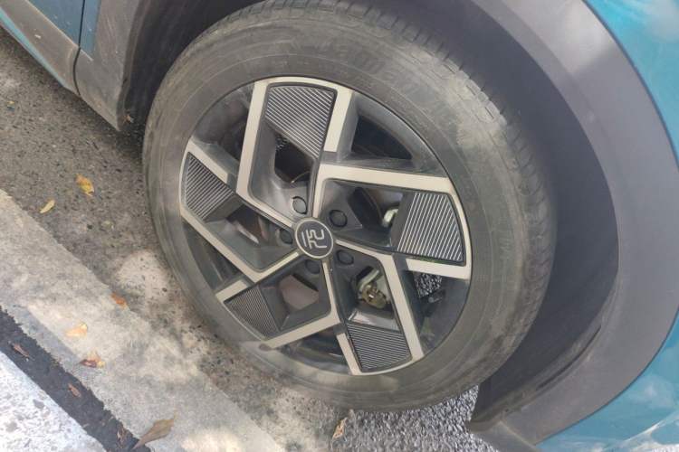 Used BYD Yuan PLUS 2022 510 km Flagship Version Right Front Wheel Hub