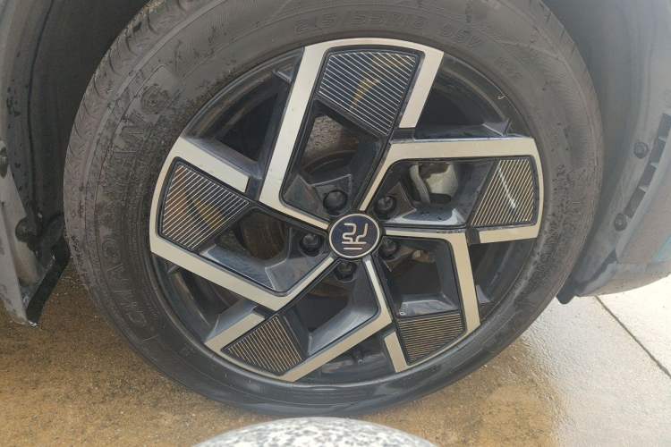 Used BYD Yuan PLUS 2022 510 km Flagship Version Right Front Wheel Hub