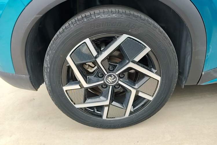 Used BYD Yuan PLUS 2022 510 km Flagship Version Right Rear Wheel Hub