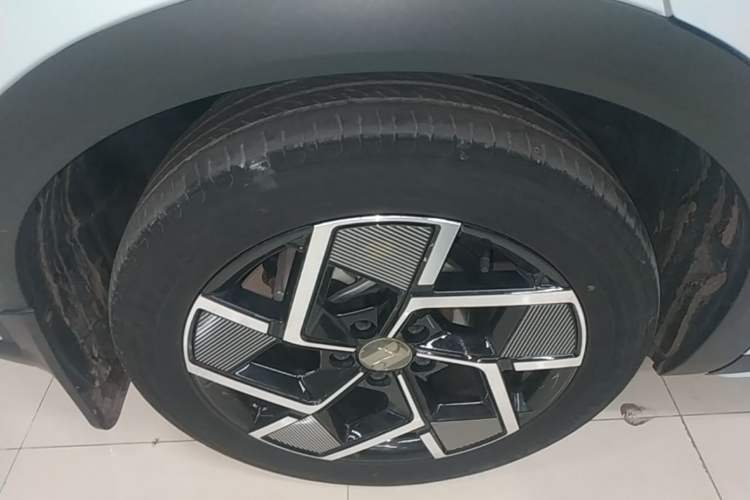 Used BYD Yuan PLUS 2022 510 km Flagship Version Right Rear Wheel Hub