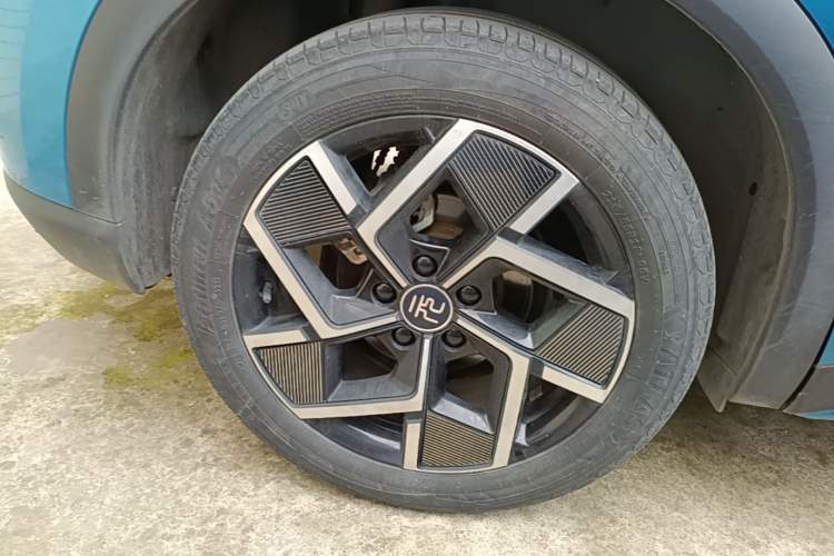 Used BYD Yuan PLUS 2022 510 km Flagship Version Right Rear Wheel Hub