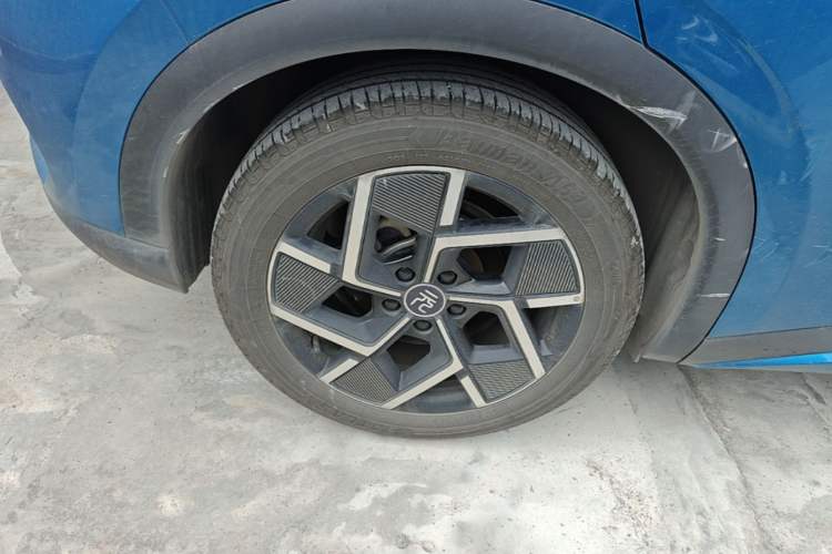 Used BYD Yuan PLUS 2022 510 km Flagship Version Right Rear Wheel Hub