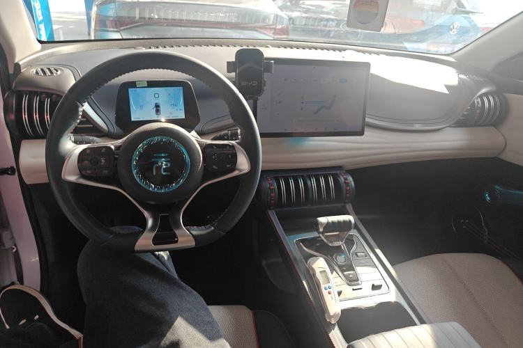 Used BYD Yuan PLUS 2022 510 km Flagship Version Center Console