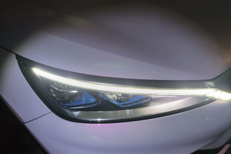 Used BYD Yuan PLUS 2022 430 km Luxury Version Right Front Headlight