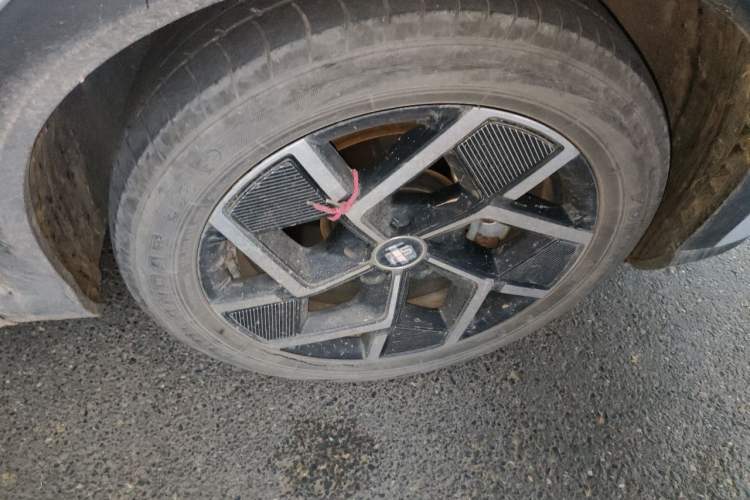 Used BYD Yuan PLUS 2022 510 km Flagship Version Right Front Wheel Hub