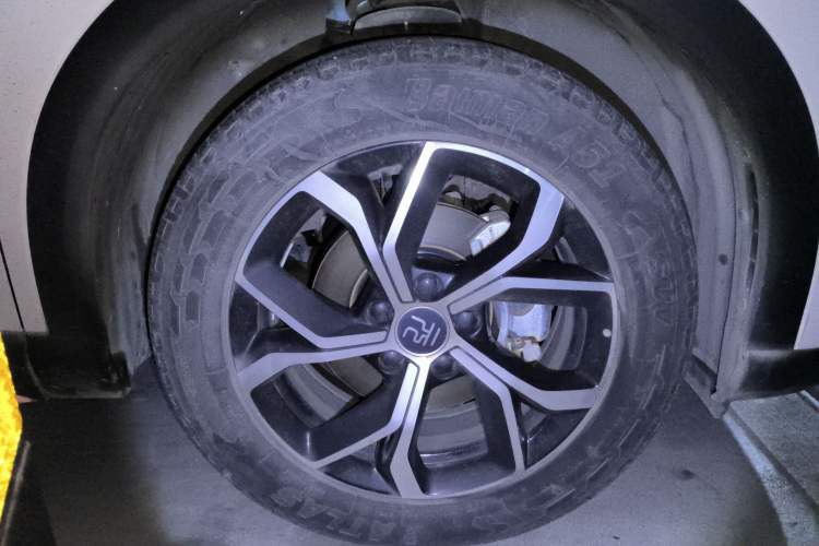 Used BYD Yuan PLUS 2022 430 km Luxury Version Right Front Wheel Hub