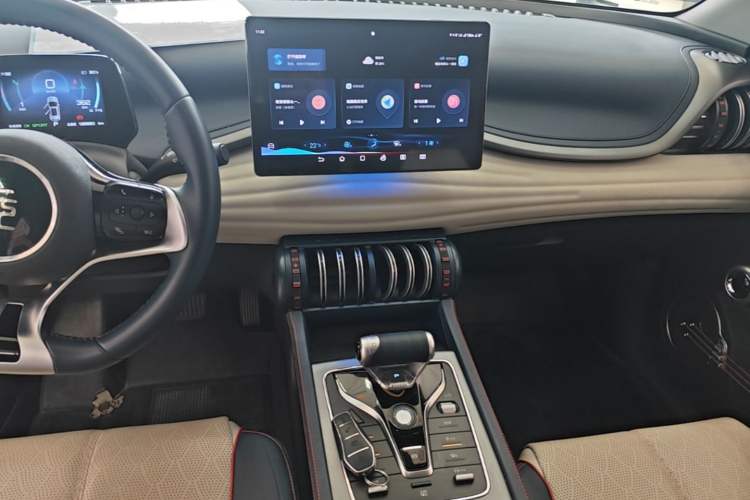 Used BYD Yuan PLUS 2022 510 km Flagship Version Audio And AC Panel