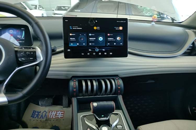 Used BYD Yuan PLUS 2022 430 km Luxury Version Audio And AC Panel
