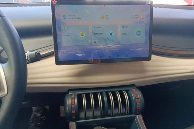 Used BYD Yuan PLUS 2022 430 km Luxury Version Audio And AC Panel