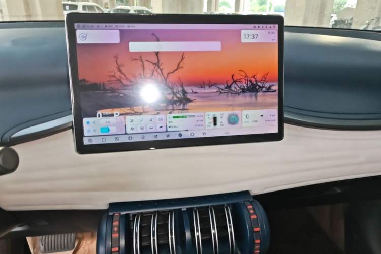 Used BYD Yuan PLUS 2022 510 km Flagship Version Audio And AC Panel