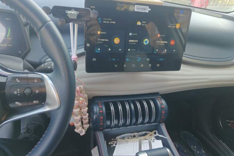 Used BYD Yuan PLUS 2022 510 km Luxury Version Audio And AC Panel