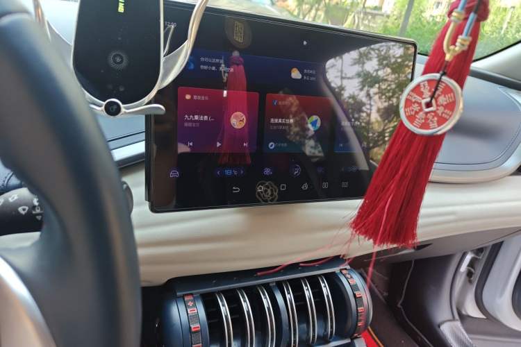 Used BYD Yuan PLUS 2022 510 km Luxury Version Audio And AC Panel