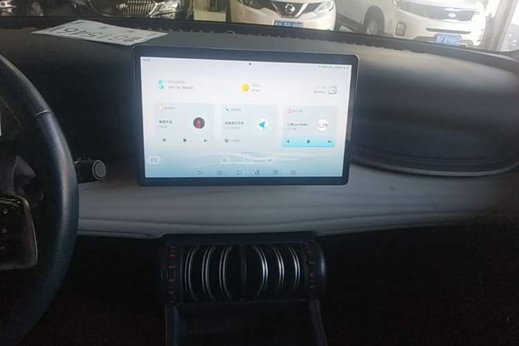 Used BYD Yuan PLUS 2022 430 km Luxury Version Audio And AC Panel