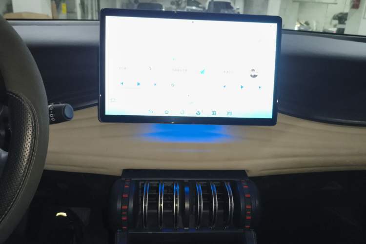 Used BYD Yuan PLUS 2022 430 km Luxury Version Audio And AC Panel