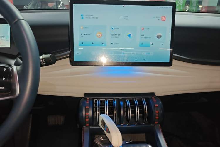 Used BYD Yuan PLUS 2022 510 km Flagship Version Audio And AC Panel