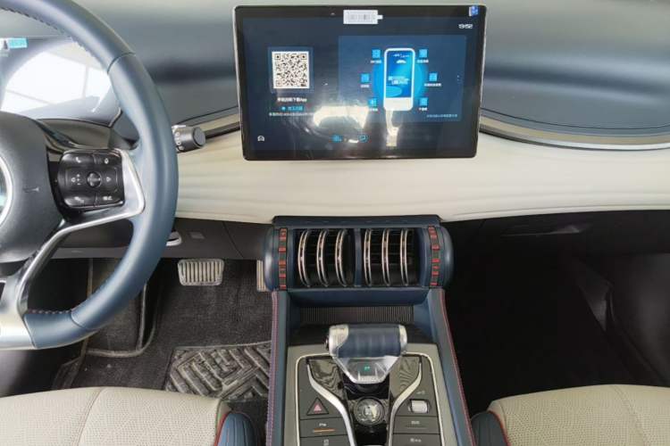 Used BYD Yuan PLUS 2022 510 km Luxury Version Audio And AC Panel
