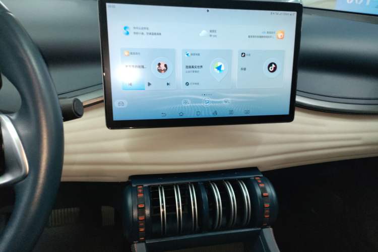 Used BYD Yuan PLUS 2022 430 km Luxury Version Audio And AC Panel