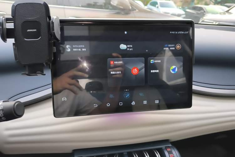 Used BYD Yuan PLUS 2022 510 km Flagship Version Audio And AC Panel