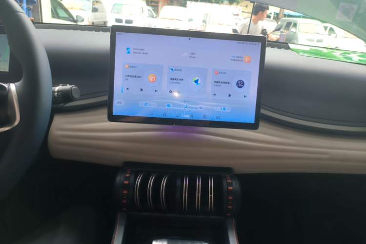 Used BYD Yuan PLUS 2022 430 km Luxury Version Audio And AC Panel