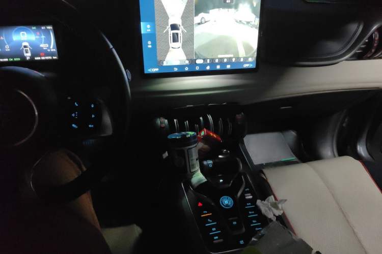 Used BYD Yuan PLUS 2022 510 km Flagship Version Audio And AC Panel