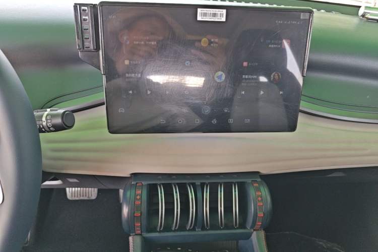 Used BYD Yuan PLUS 2022 510 km Flagship Version Audio And AC Panel