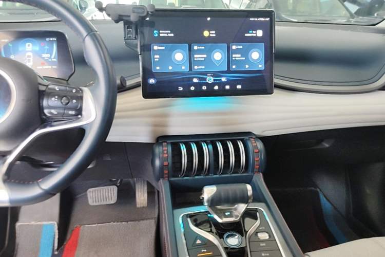 Used BYD Yuan PLUS 2022 510 km Flagship Version Audio And AC Panel