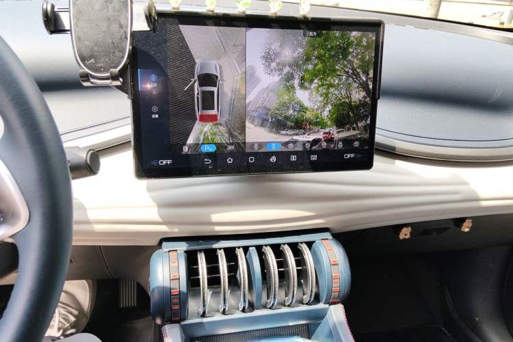 Used BYD Yuan PLUS 2022 510 km Flagship Version Audio And AC Panel