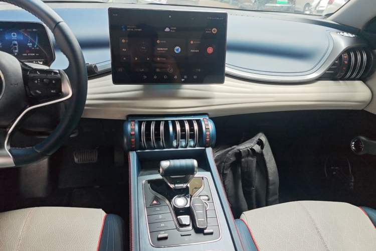 Used BYD Yuan PLUS 2022 430 km Luxury Version Audio And AC Panel
