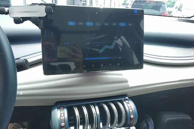 Used BYD Yuan PLUS 2022 510 km Flagship Version Audio And AC Panel