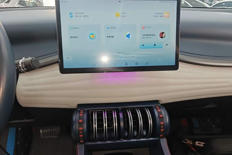 Used BYD Yuan PLUS 2022 430 km Luxury Version Audio And AC Panel