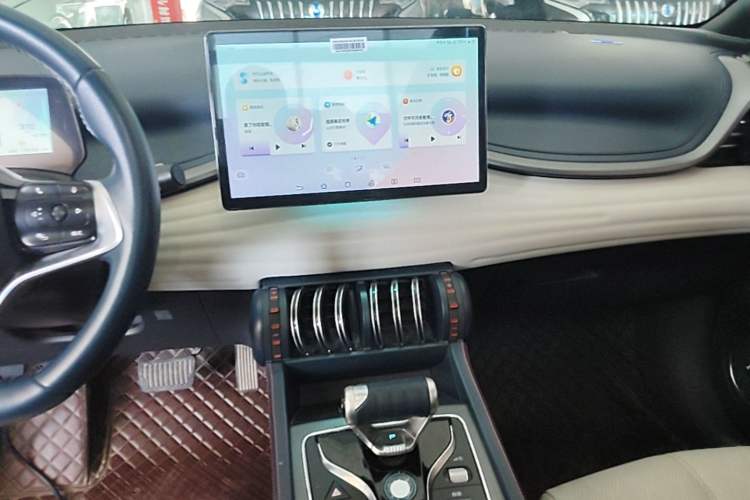 Used BYD Yuan PLUS 2022 510 km Flagship Version Audio And AC Panel