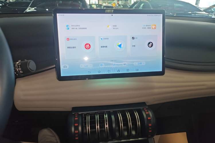 Used BYD Yuan PLUS 2022 430 km Luxury Version Audio And AC Panel