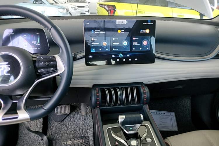 Used BYD Yuan PLUS 2022 430 km Luxury Version Audio And AC Panel