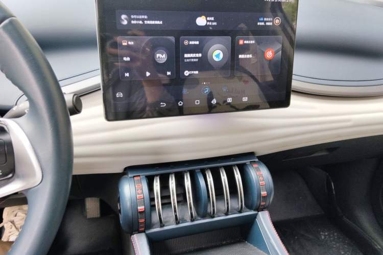 Used BYD Yuan PLUS 2022 510 km Flagship Version Audio And AC Panel